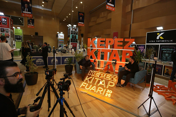 Kepez Kitap Fuarı’nda medya ve içerik üreticileri için yayın stüdyosu kuruldu
