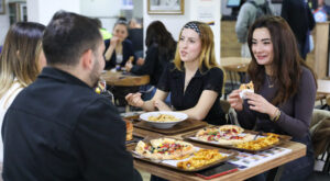 Buca’da “Üzüm Cafe” hizmet vermeye devam ediyor