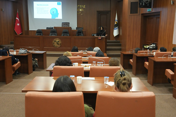 Kartal’da “Cam Tavan Sendromu” semineri düzenlendi