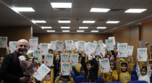 Yazar Ahmet Sınav, Van’da okurlarıyla buluştu