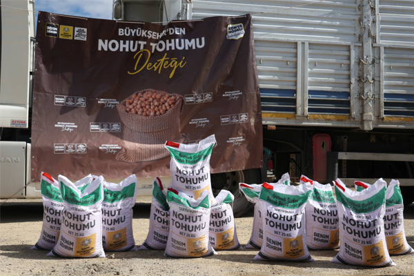 Konya Büyükşehir Belediyesi’nden çiftçilere nohut tohumu desteği
