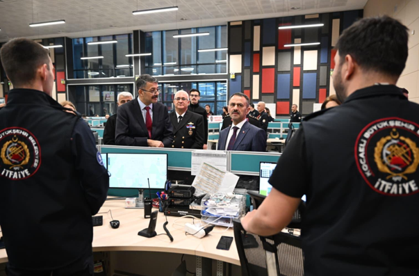 Bakan Yardımcısı Çelik ve Vali Aktaş’tan bayramda görev başındaki personele ziyaret Bakan Yardımcısı Çelik ve Vali Aktaş’tan bayramda görev başındaki personele ziyaret