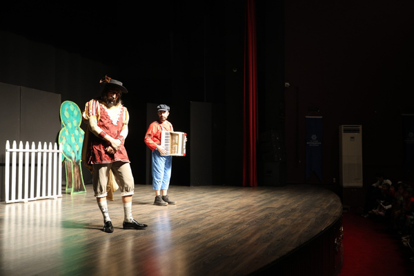 Aydın’da Dünya Tiyatro Haftası kapsamında gösteriler düzenlendi Aydın’da Dünya Tiyatro Haftası kapsamında gösteriler düzenlendi