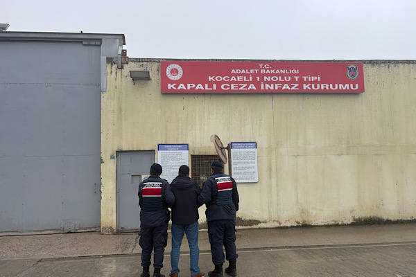 Kocaeli’de hapis cezası bulunan 1 şahıs yakalandı Kocaeli’de hapis cezası bulunan 1 şahıs yakalandı