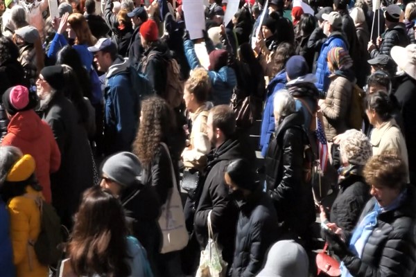 Manhattan’da ABD’nin Orta Doğu’daki askeri eylemlerine karşı protesto düzenlendi Manhattan’da ABD’nin Orta Doğu’daki askeri eylemlerine karşı protesto düzenlendi