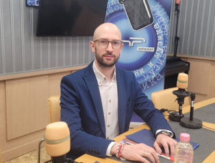 Klisurski: Devleti riske atmamak için hepimiz doğru olanı yapalım Klisurski: Devleti riske atmamak için hepimiz doğru olanı yapalım