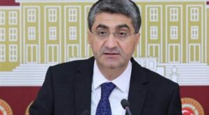 Ekmen: Mersin’de zamansız ilaçlama arıları ve meyve rekoltesini tehdit ediyor