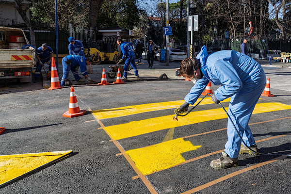 İzmir’de yaya güvenliği ön planda tutuluyor İzmir’de yaya güvenliği ön planda tutuluyor