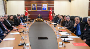 Vali Aktaş başkanlığında kadına yönelik şiddetle mücadele toplantısı gerçekleştirildi