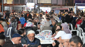 Kepez’de vatandaşlar iftar sofralarında buluştu