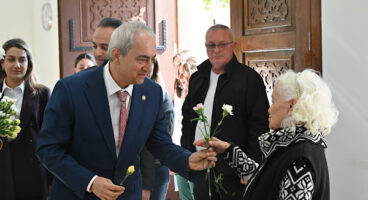 Başkan Kocagöz, 8 Mart’ta belediyenin kadın personellerini unutmadı