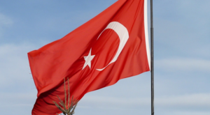 Siyasilerden Katar’da şehit düşen personel için taziye mesajı