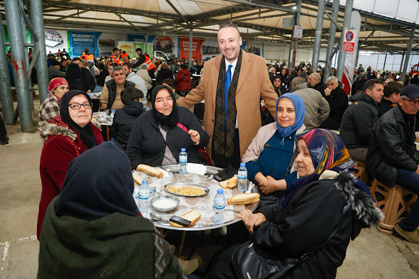 Başkan Yalım, etkinliklerde vatandaşlarla bir araya geldi Başkan Yalım, etkinliklerde vatandaşlarla bir araya geldi