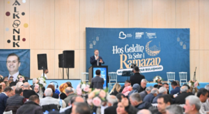 Başkan Akın, muhtarlarla iftarda bir araya geldi