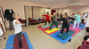 Konak’ta 60 yaş üstüne yoga kursu düzenleniyor