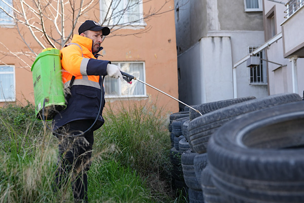 Yalova’da sinekle mücadele çalışmaları devam ediyor Yalova’da sinekle mücadele çalışmaları devam ediyor