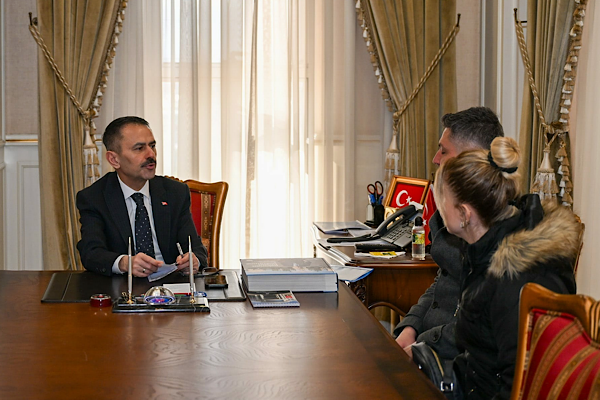 Vali Aktaş, vatandaşlar ve şehit aileleriyle bir araya geldi Vali Aktaş, vatandaşlar ve şehit aileleriyle bir araya geldi