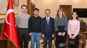 Kocaeli Üniversitesi öğrenci kulüplerinden Vali Aktaş’a ziyaret