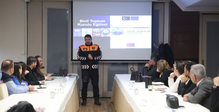 Mamak’ta MAKUT ekibine kapsayıcı afet eğitimi verildi