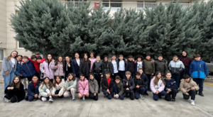 Bursa’da öğrencilerden huzurevi ziyareti