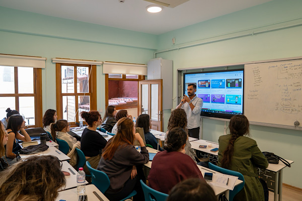 İBB Gençlik Ofisleri’nde 2026 yılının ilk eğitim dönemi başladı İBB Gençlik Ofisleri’nde 2026 yılının ilk eğitim dönemi başladı