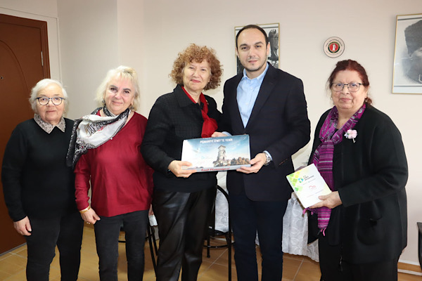 İzmit Belediyesi’nin sivil toplum kuruluşlarına ziyaretleri sürüyor İzmit Belediyesi’nin sivil toplum kuruluşlarına ziyaretleri sürüyor