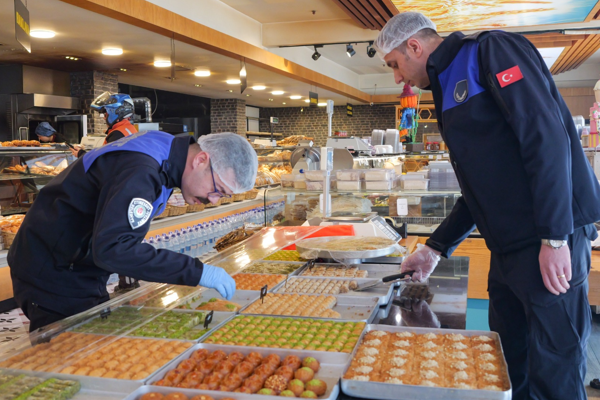 Etimesgut’ta bayram öncesi denetimler artırıldı Etimesgut’ta bayram öncesi denetimler artırıldı