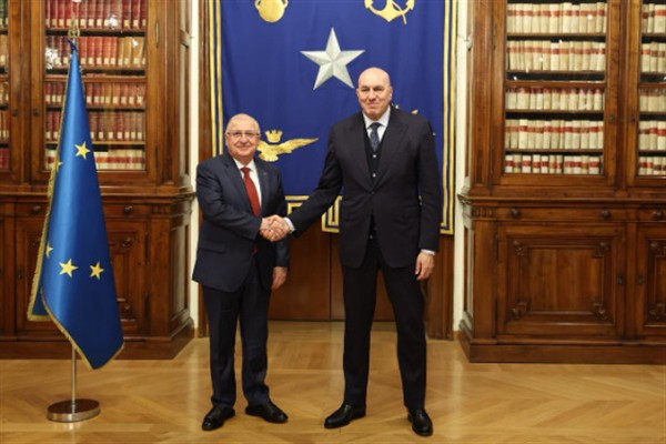 Bakan Güler, İtalya Savunma Bakanı Crosetto ile görüştü Bakan Güler, İtalya Savunma Bakanı Crosetto ile görüştü