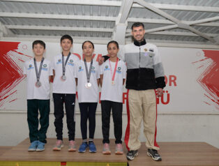 Diyarbakır’ın genç atletleri Türkiye şampiyonasında kürsüye çıktı Diyarbakır’ın genç atletleri Türkiye şampiyonasında kürsüye çıktı