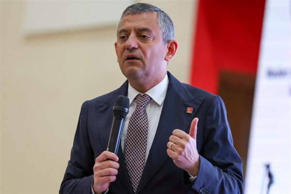 CHP Genel Başkanı Özel, Manisa’da iftar programına katıldı