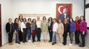 Ankara Üniversitesi Hukuk Fakültesi mezunu kadınlardan Ünlüce’ye ziyaret Ankara Üniversitesi Hukuk Fakültesi mezunu kadınlardan Ünlüce’ye ziyaret