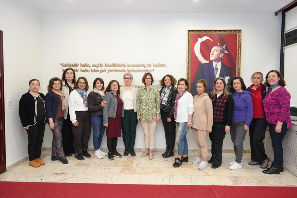 Ankara Üniversitesi Hukuk Fakültesi mezunu kadınlardan Ünlüce’ye ziyaret Ankara Üniversitesi Hukuk Fakültesi mezunu kadınlardan Ünlüce’ye ziyaret