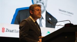 Bakan Yumaklı, AK Parti Gümüşhane İl Başkanlığını ziyaret etti