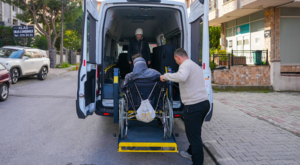 Maltepe’de, engelli vatandaşlara evde sağlık ve ambulans hizmeti sunuluyor
