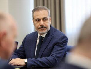 Bakan Fidan, KİK üyesi ülkeler ve Ürdün büyükelçileri ile görüştü