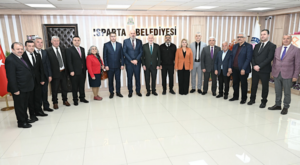 Türkiye Muhtarlar Konfederasyonu’ndan Isparta Belediyesi ziyareti