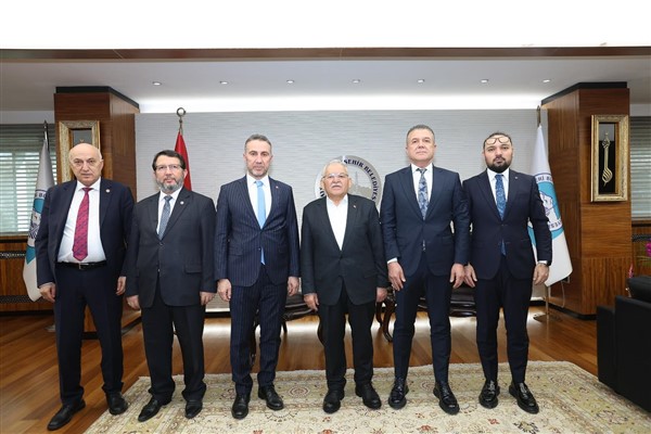 Büyükkılıç, farklı kesimlerden isimleri ağırladı Büyükkılıç, farklı kesimlerden isimleri ağırladı