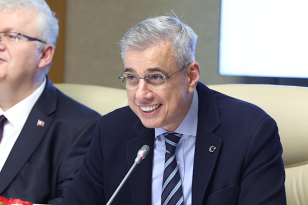 Memişoğlu’ndan Biyoteknoloji Enstitüsüne ziyaret