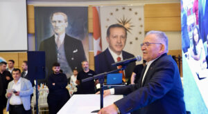 Başkan Büyükkılıç, Kayserili gençlerle iftar sofrasında buluştu