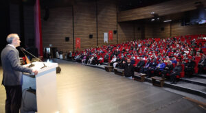 Çayırova’da 8 Mart’a özel program düzenlendi Çayırova’da 8 Mart’a özel program düzenlendi