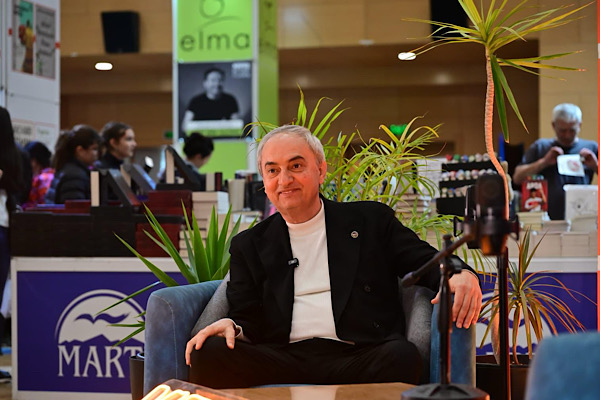 Başkan Kocagöz, Kepez Kitap Fuarı’nın yayın stüdyosuna konuk oldu Başkan Kocagöz, Kepez Kitap Fuarı’nın yayın stüdyosuna konuk oldu