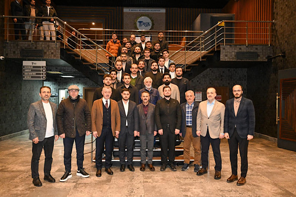 Vali Aktaş, Milli Türk Talebe Birliği Kocaeli Şubesi iftarına katıldı Vali Aktaş, Milli Türk Talebe Birliği Kocaeli Şubesi iftarına katıldı