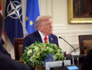 Trump: Havalimanlarında görülmemiş güvenlik sağlayacağız