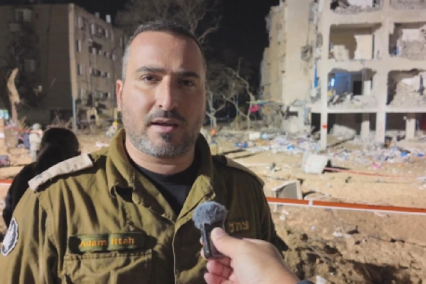 İran’ın füze saldırıları sonucu Arad ve Dimona’da 175 kişi yaralandı İran’ın füze saldırıları sonucu Arad ve Dimona’da 175 kişi yaralandı