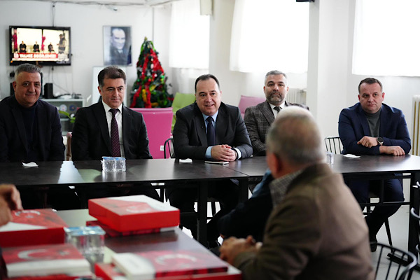 Başkan Dutlulu, huzurevi sakinleriyle bir araya geldi Başkan Dutlulu, huzurevi sakinleriyle bir araya geldi