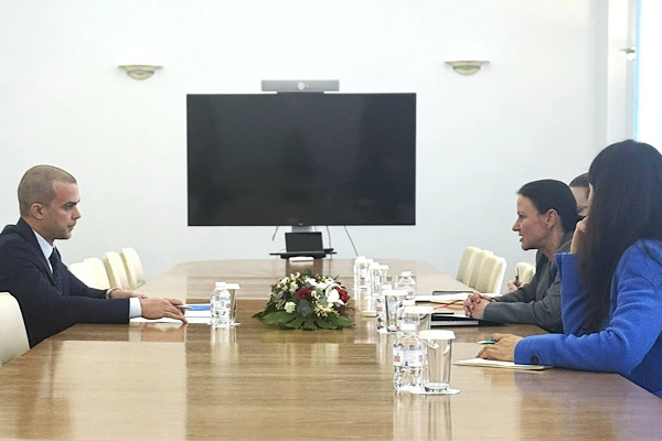Mladenova, BSMEPA ve BIA yetkilileri ile görüştü Mladenova, BSMEPA ve BIA yetkilileri ile görüştü