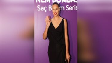 Adriana Lima muhteşem saçlarının sırrını paylaştı: “Sadece Duru’ladım”