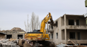 Hatuniye Caddesi ikinci etapta yıkım çalışmaları devam ediyor