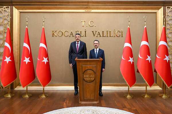 Bakan yardımcısı Çelik, Kocaeli Valisi Aktaş’la bir araya geldi Bakan yardımcısı Çelik, Kocaeli Valisi Aktaş’la bir araya geldi