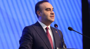 Bakan Kacır: Öğrencilerimize yeni imkanlar sunmaya devam edeceğiz